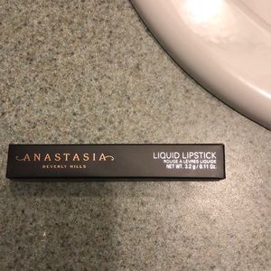 Anastasia Beverly Hills liquid lipstick